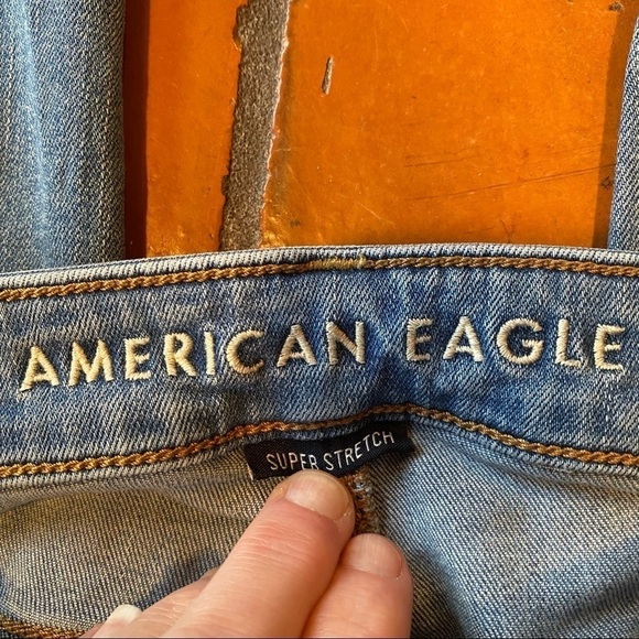 American Eagle Jeans Super Hi Rise Jegging Women's Size 4 Reg Distressed Stretch - Picture 2 of 7